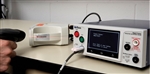 Associated Research 3880 Probador de Hipot de AC de 500VA 5KV a 100 mA, Puerto USB y Conexión Directa a Lector de Codigo de Barras